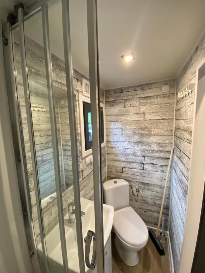 Domy Nad Morzem - Chata Pirata- Tiny House จีฟโนฟ ภายนอก รูปภาพ