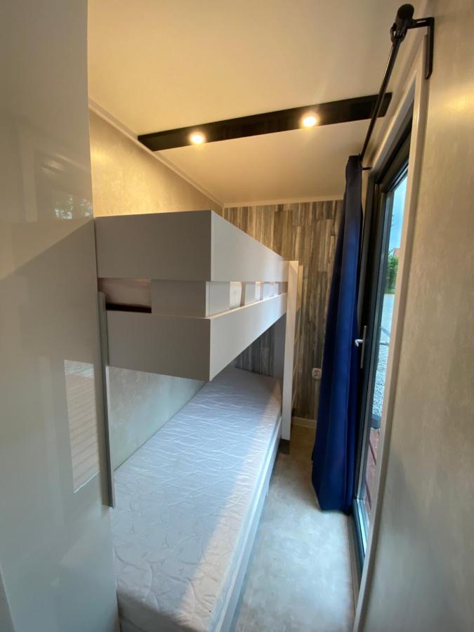 Domy Nad Morzem - Chata Pirata- Tiny House จีฟโนฟ ภายนอก รูปภาพ
