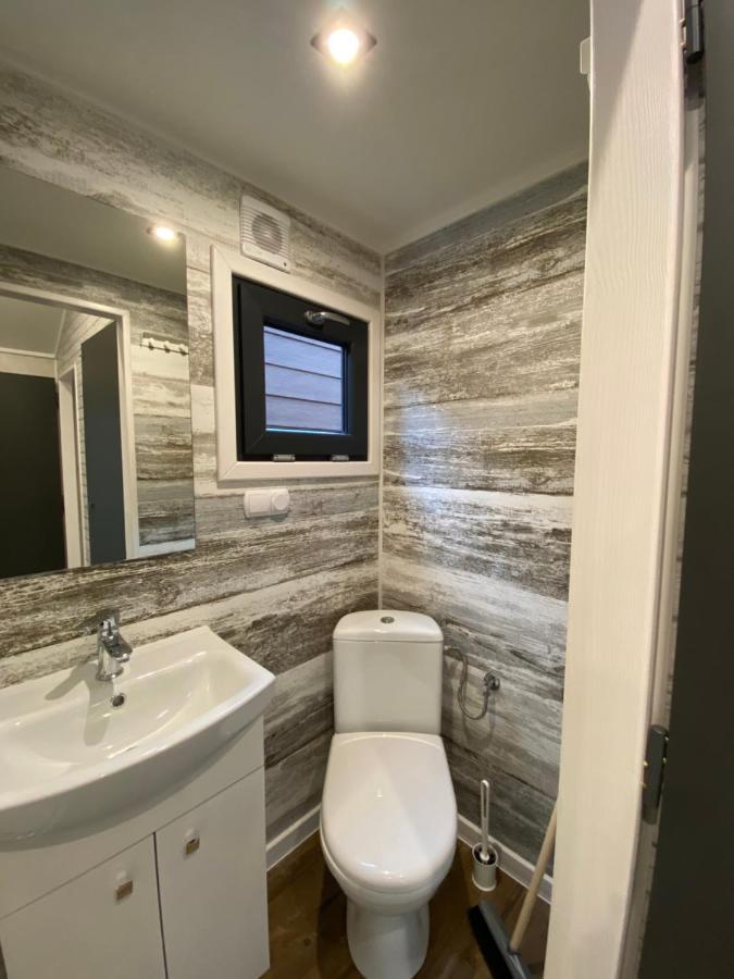 Domy Nad Morzem - Chata Pirata- Tiny House จีฟโนฟ ภายนอก รูปภาพ