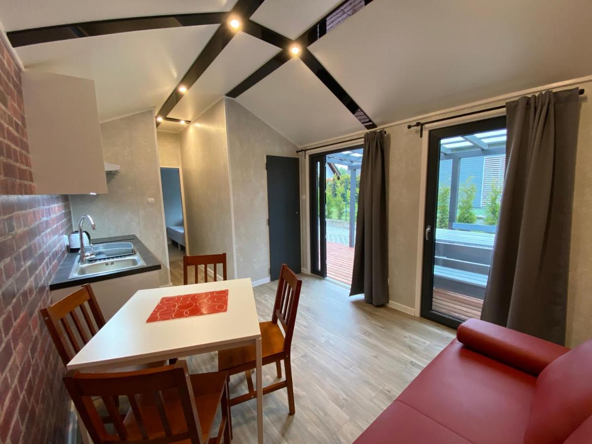 Domy Nad Morzem - Chata Pirata- Tiny House จีฟโนฟ ภายนอก รูปภาพ