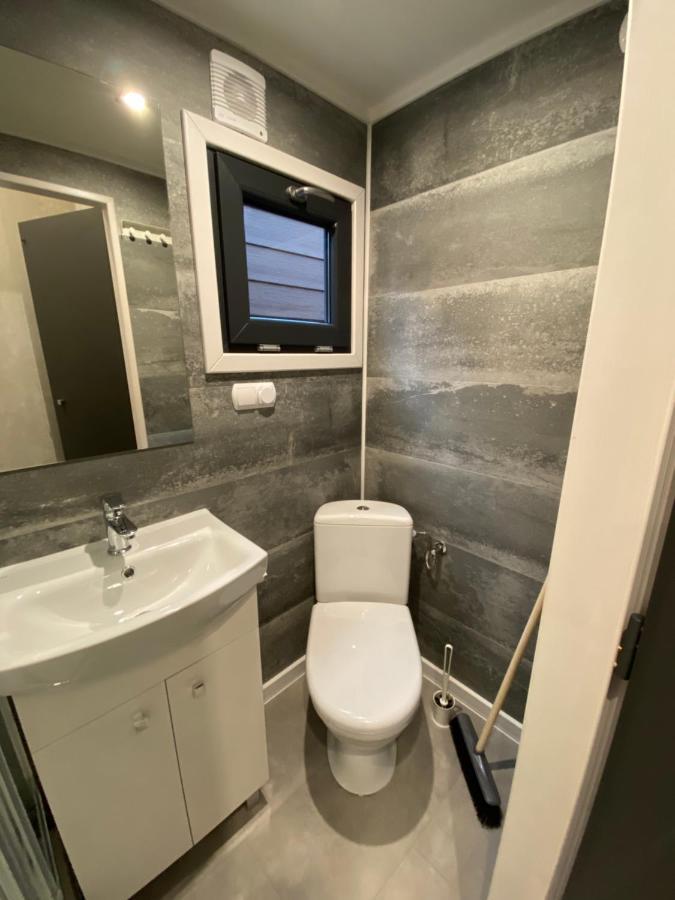 Domy Nad Morzem - Chata Pirata- Tiny House จีฟโนฟ ภายนอก รูปภาพ